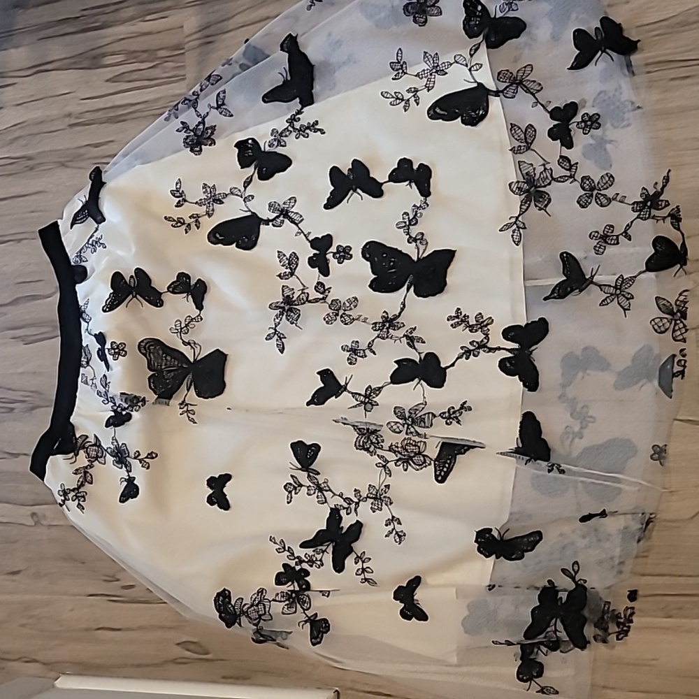 Gorgeous butterfly overlay midi skirt